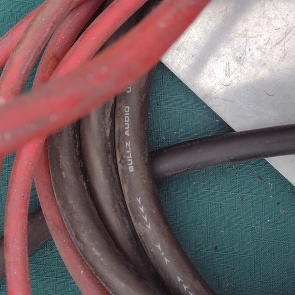 Bullz Audio Xtreme Twisted Heavy Duty Audio Cables - Red and Black 50' - Picture 4 of 6